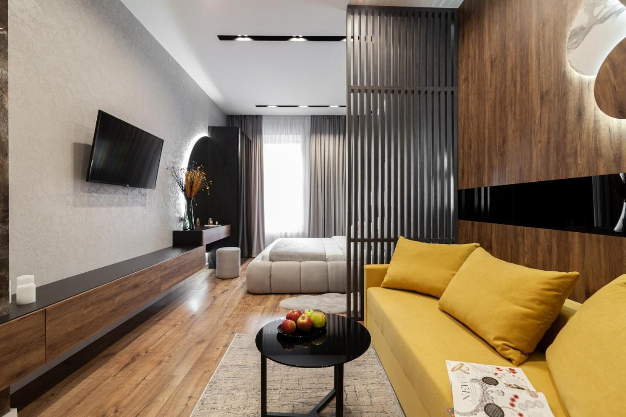 Dream Apartament On Drahomanova Street Leópolis Exterior foto